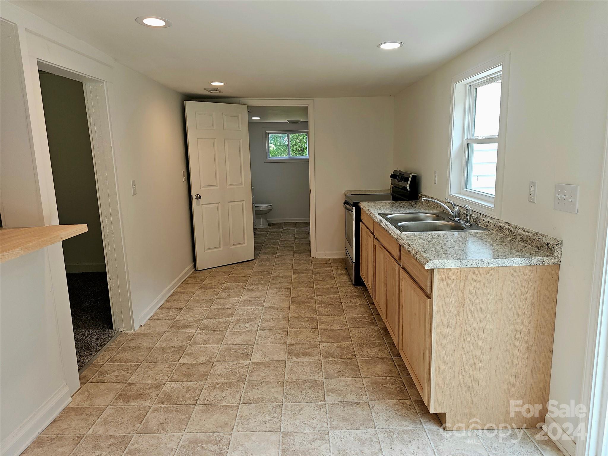 346 Cape Hickory Road Hickory, NC 28601 - Photo 15 of 26 Gallery Image 15