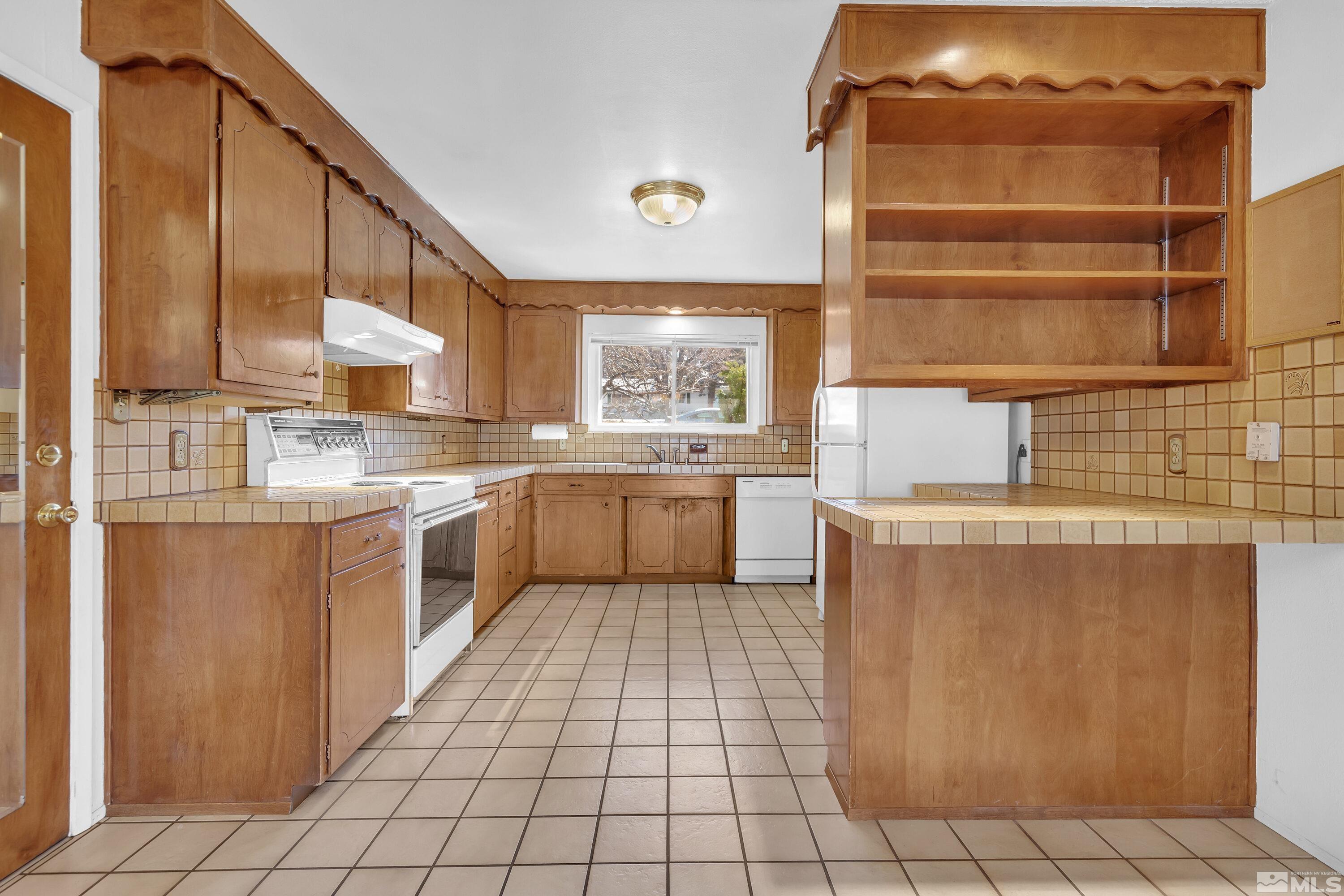 2665 Tamarisk Drive Reno, NV 89502 - Photo 11 of 37 Photo 11