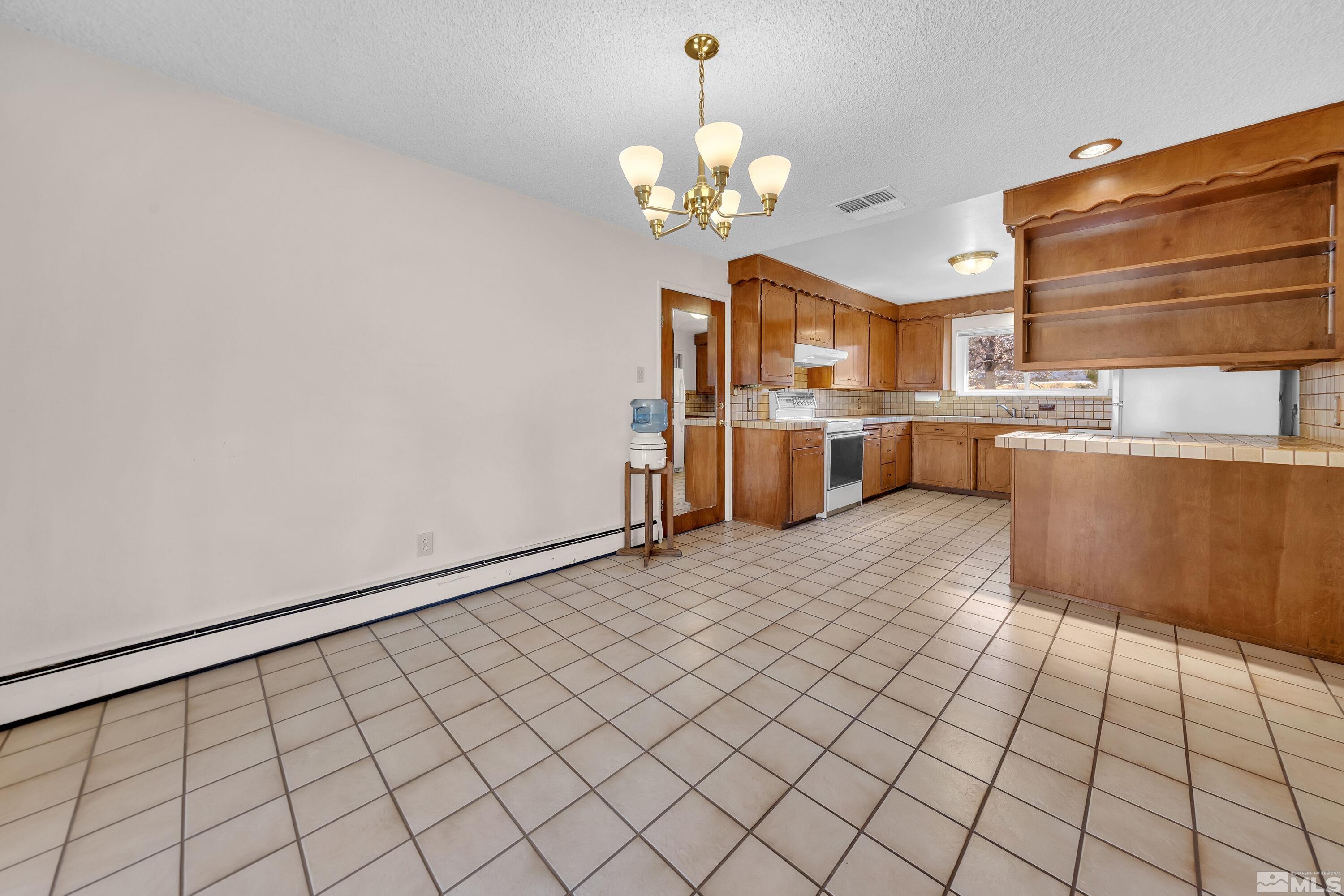 2665 Tamarisk Drive Reno, NV 89502 - Photo 10 of 37 Photo 10