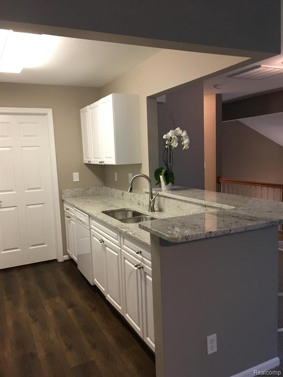 3609 Oakmonte Boulevard, Unit 36 Rochester, MI 48306 - Photo 4 of 20