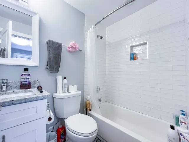 $4,350 | 1750 West Summerdale Avenue, Unit 1, Chicago, IL 60640