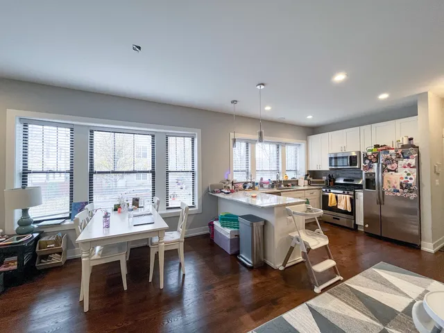 $4,350 | 1750 West Summerdale Avenue, Unit 1, Chicago, IL 60640