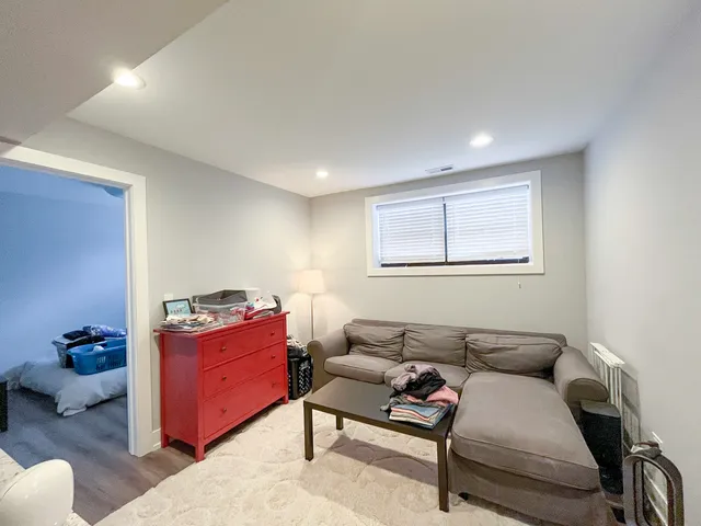 $4,350 | 1750 West Summerdale Avenue, Unit 1, Chicago, IL 60640