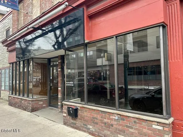 $1,750 | 105 Congress Street, Troy, NY 12180