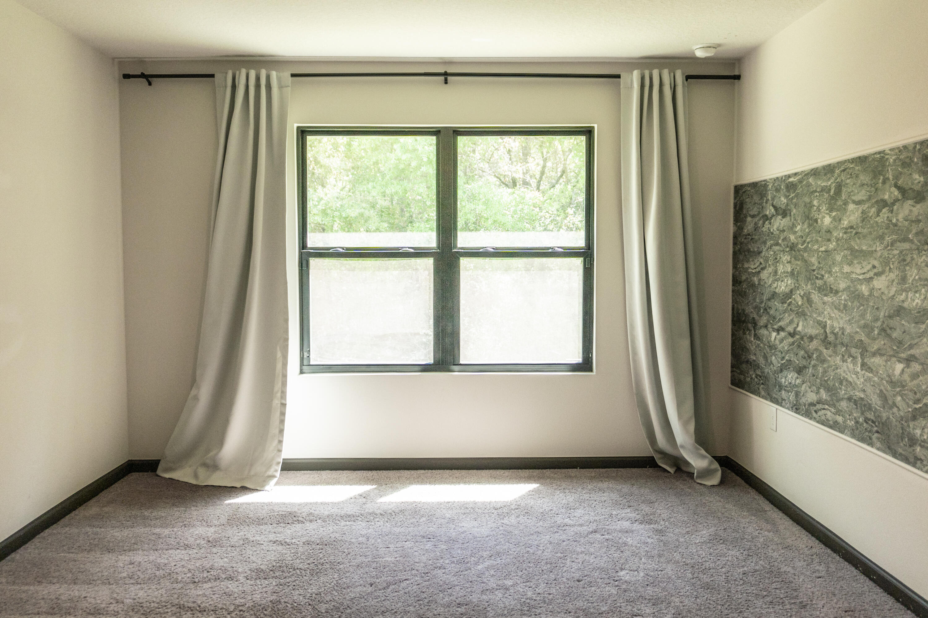 3476 Sparco Drive Crestview, FL 32539 - Photo 12 of 24 an empty room with window