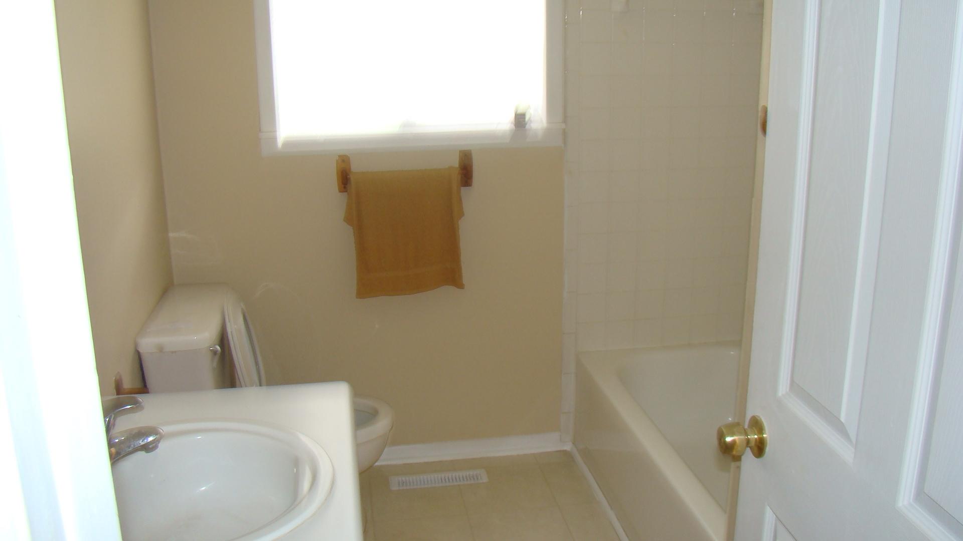 1022 Niagara Road Vinton, VA 24179 - Photo 8 of 13 DSC02407