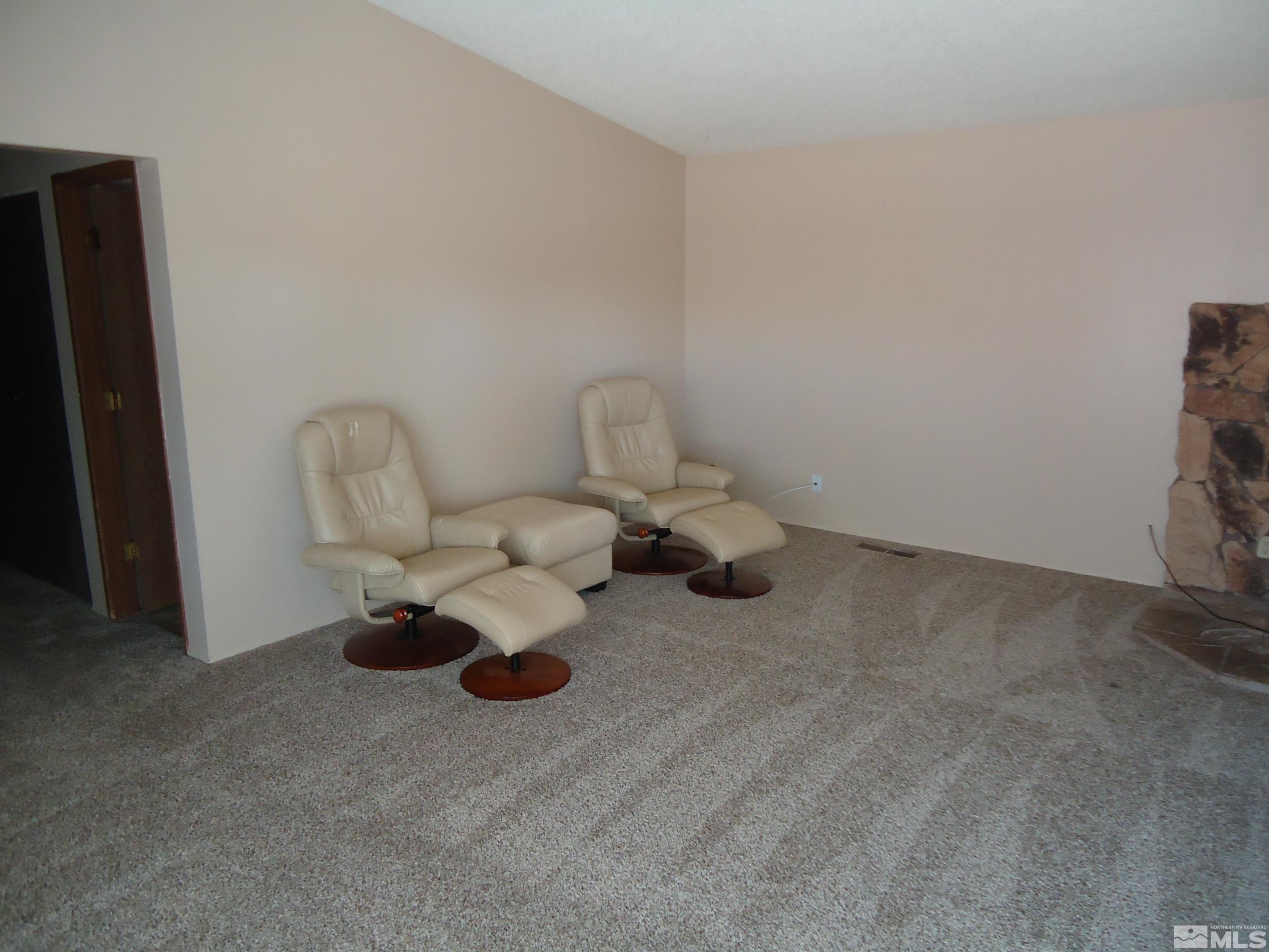 2945 Harding Circle Reno, NV 89503 - Photo 4 of 11 Photo 4