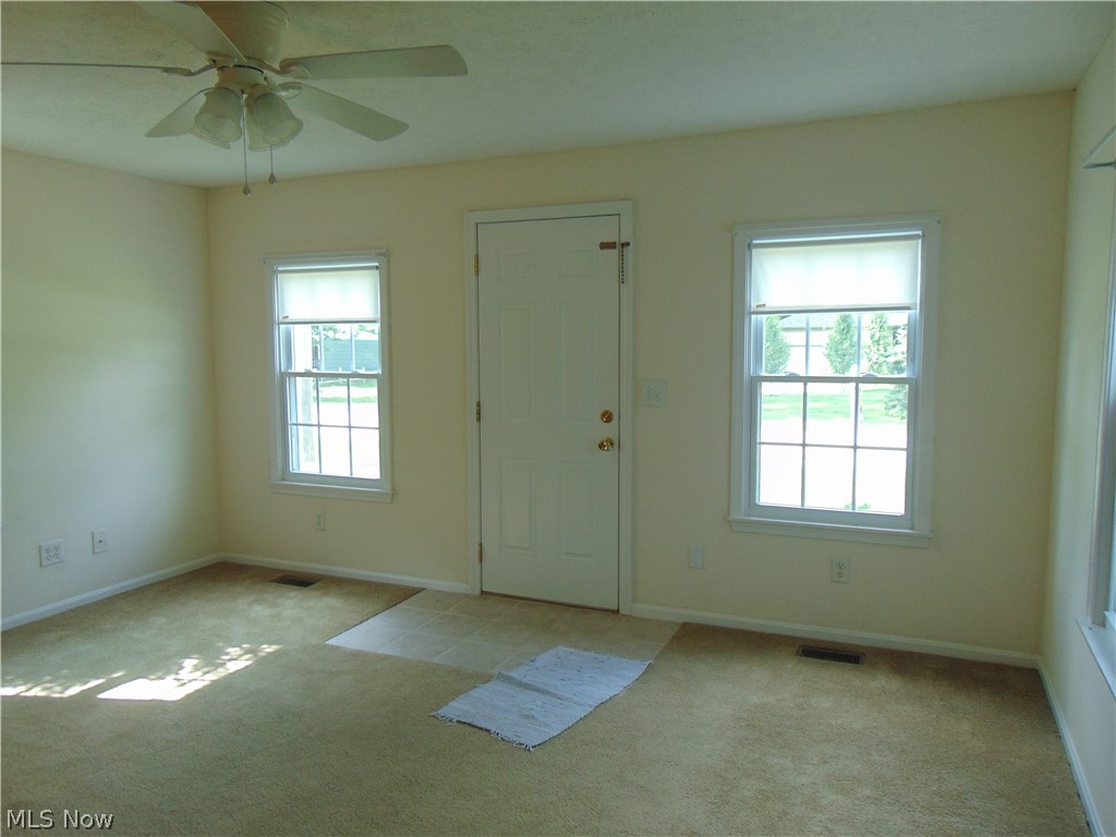 48105 Middle Ridge Road Amherst, OH 44001 - Photo 15 of 32