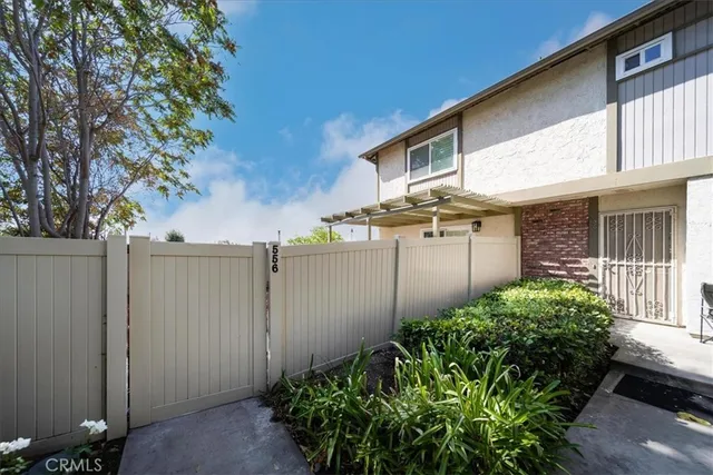 $555,000 | 556 D Street, Upland, CA 91786