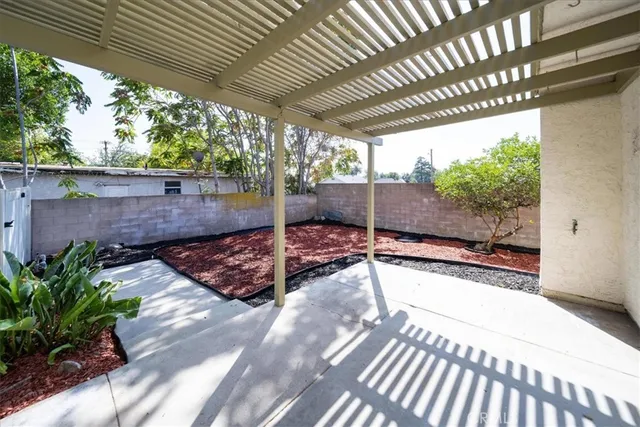 $555,000 | 556 D Street, Upland, CA 91786