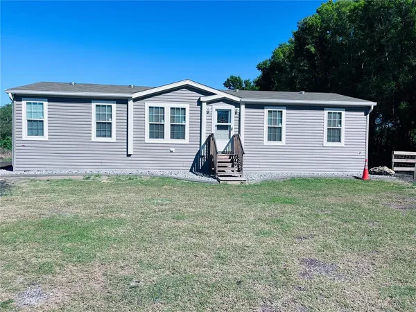 $2,800 | 48 County Road 48, Yalaha, FL 34797