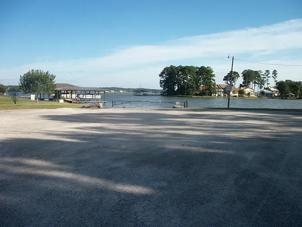 $225,000 | 174 East Sunset Drive, Onalaska, TX 77360