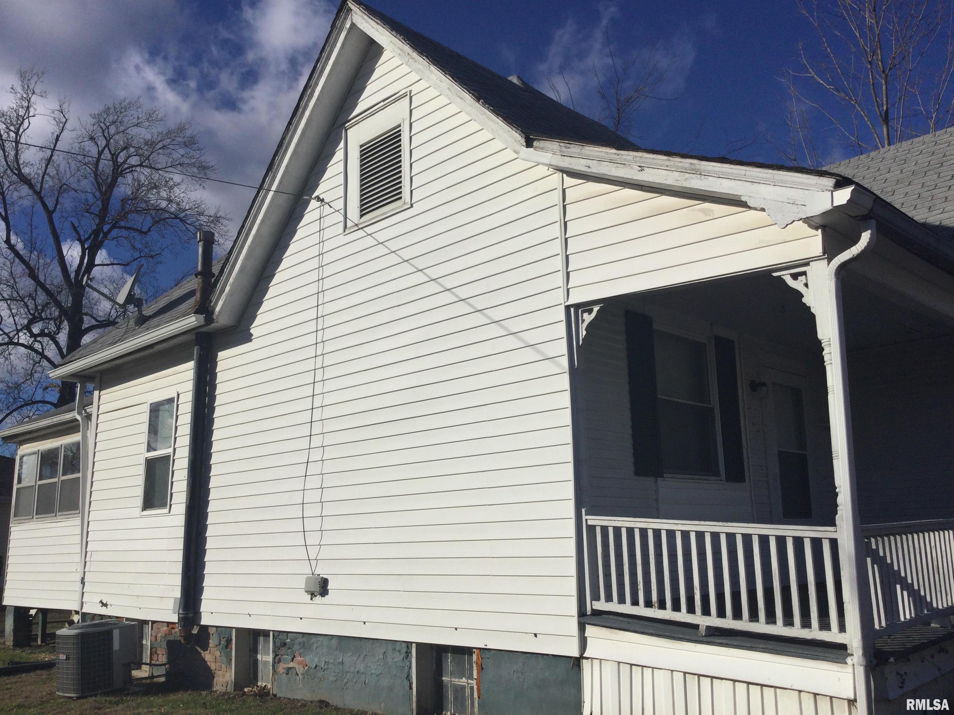 201 Court Street Anna, IL 62906 - Photo 2 of 16