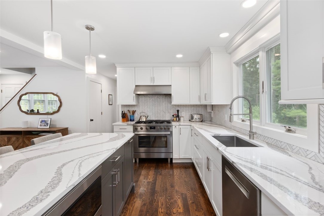 257 Shannock Road South Kingstown, RI 02879 - Photo 9 of 48