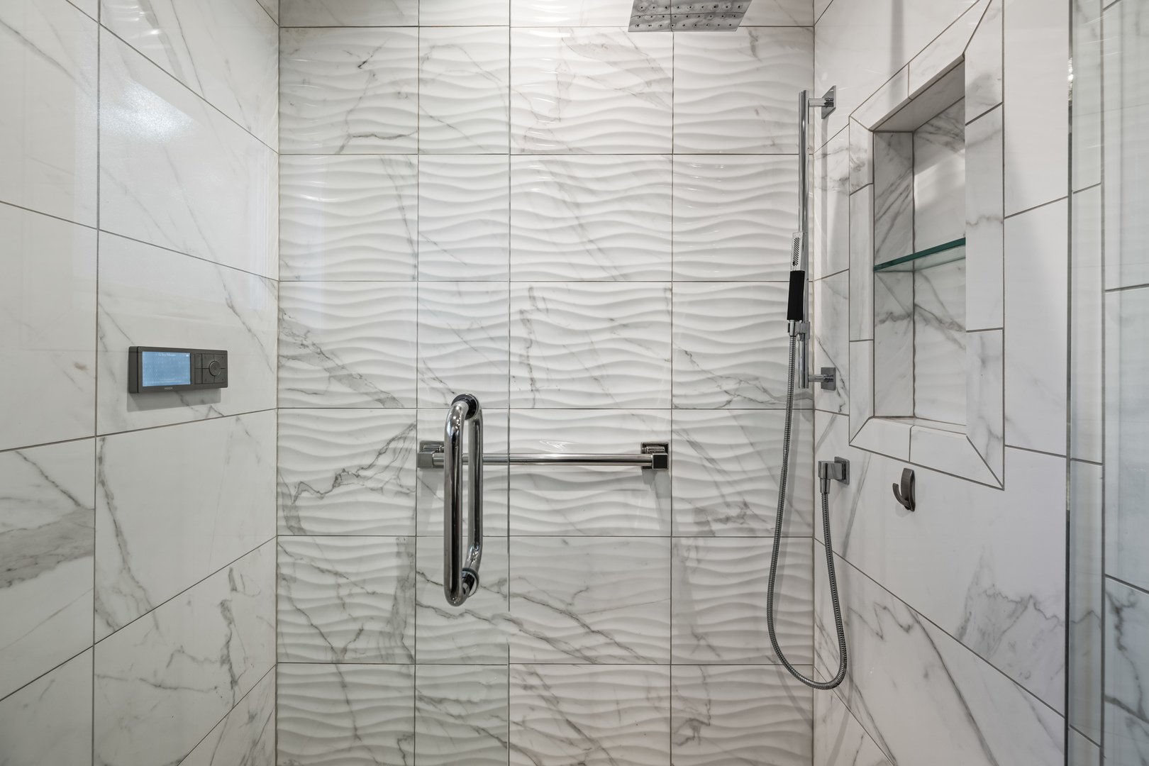 906 South Tower Lane Mount Prospect, IL 60056 - Photo 13 of 24 a bathroom with a shower