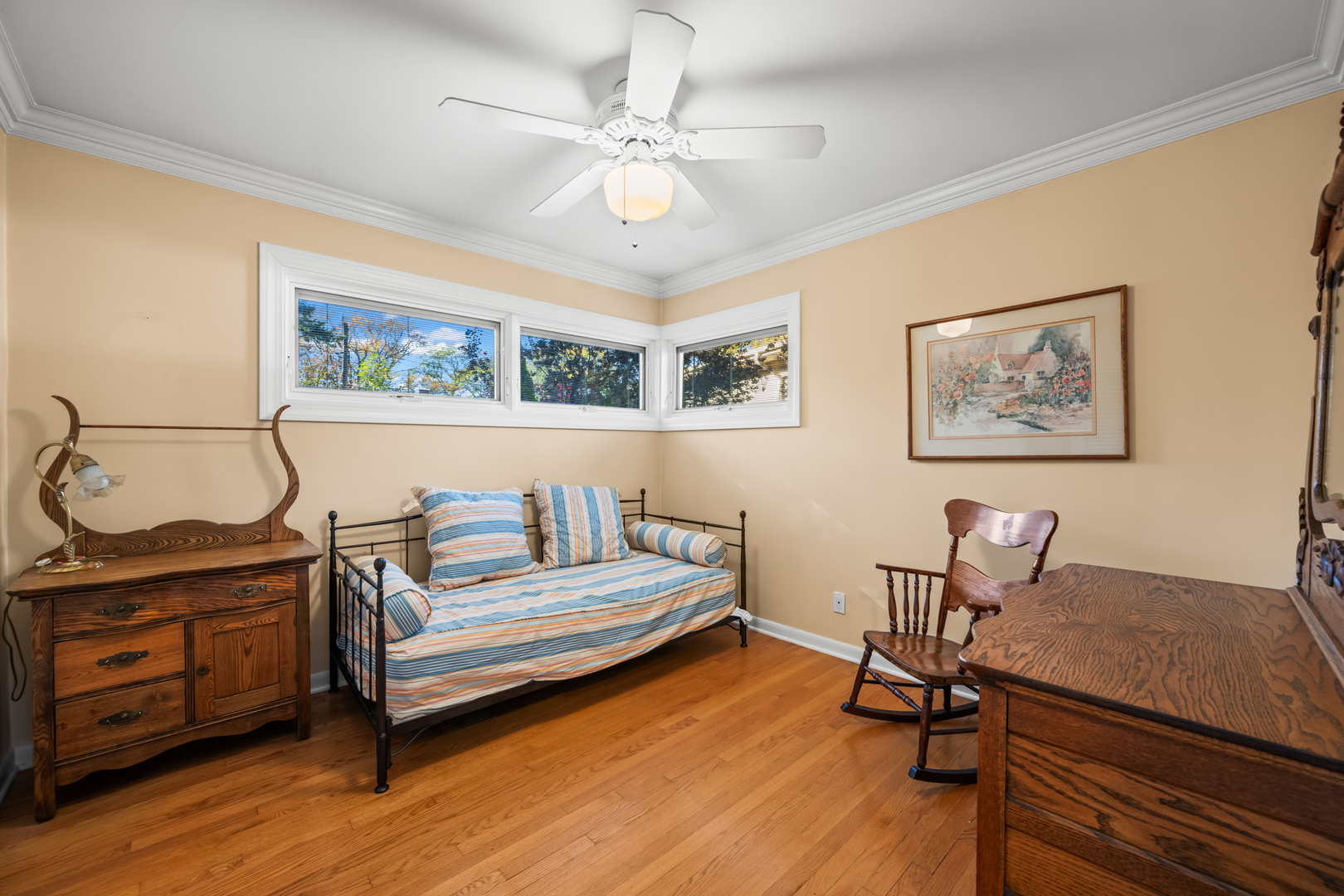 906 South Tower Lane Mount Prospect, IL 60056 - Photo 14 of 24 a view of a livingroom with furniture and windows