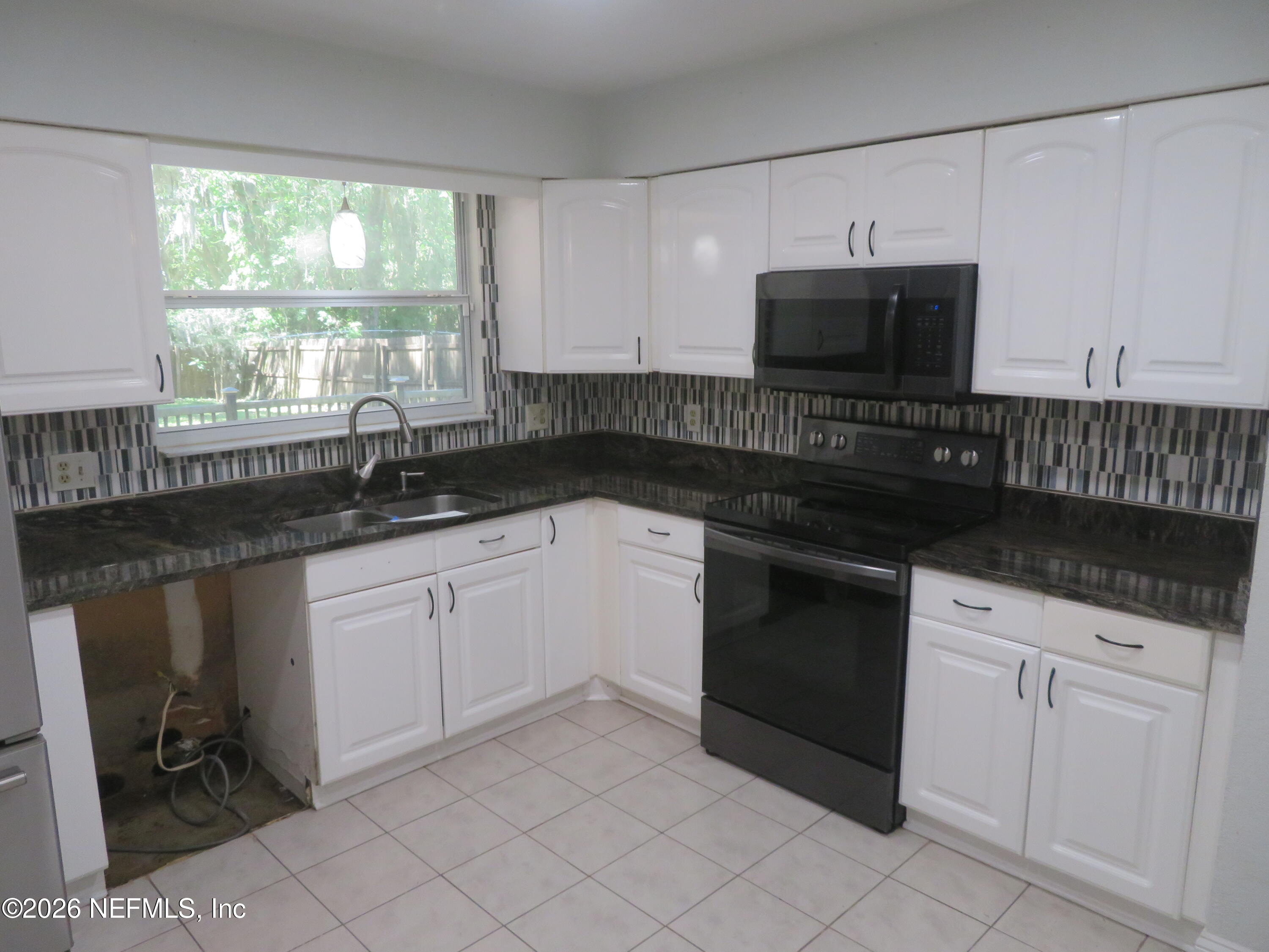 5302 Hickson Road Jacksonville, FL 32207 - Photo 7 of 41 IMG_5088