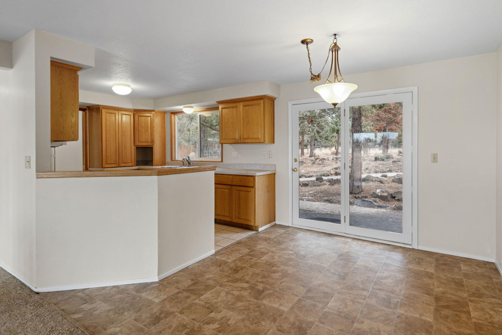 62540 Eagle Road Bend, OR 97701 - Photo 9 of 30 10-web-or-mls-DSC_4657