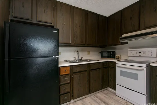 $4,420 | 2440 Kūhiō Avenue, Unit 2102, Honolulu, HI 96815