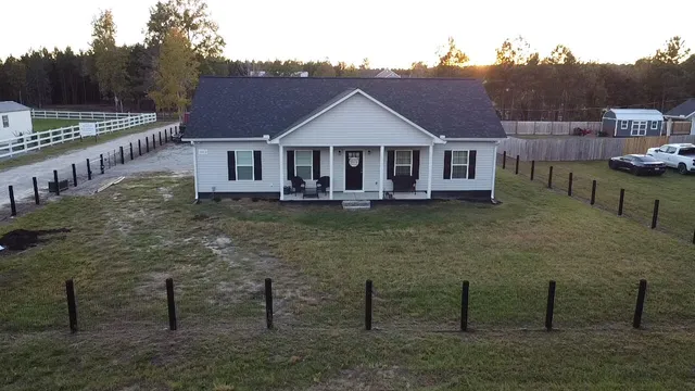 $375,000 | 2823 Old Gilliard Road, Ridgeville, SC 29472