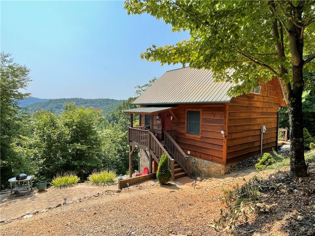 281 Wolf Pen Road Purlear, NC 28665 - Photo 1 of 27