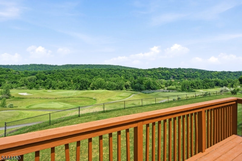 98 Tarrington Road Hamburg, NJ 07419 - Photo 10 of 40