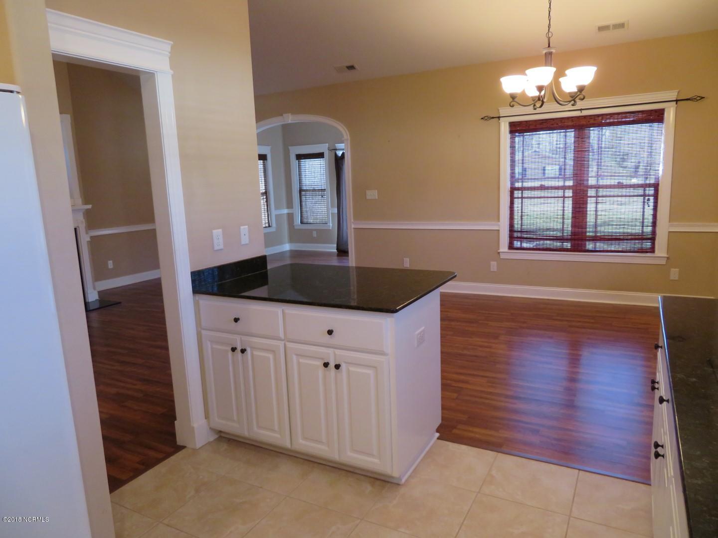 105 Jones Farm Road New Bern, NC 28560 - Photo 6 of 39 Counter Seating