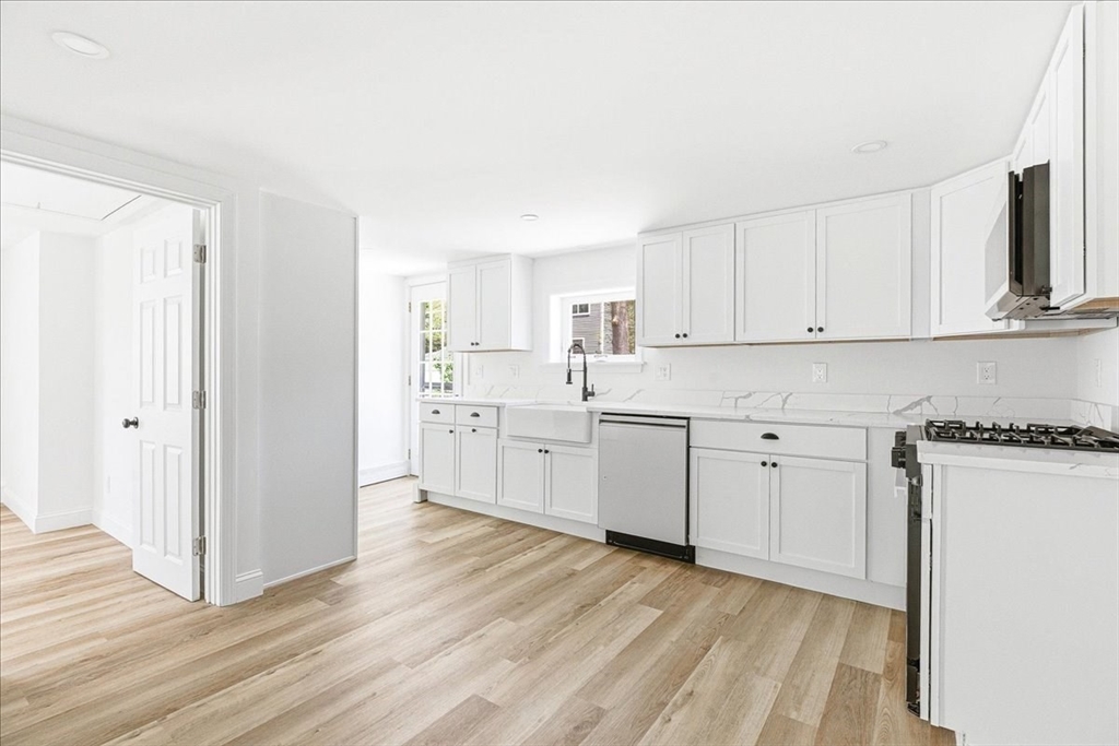 64 Rose Point Avenue Wareham, MA 02576 - Photo 23 of 37