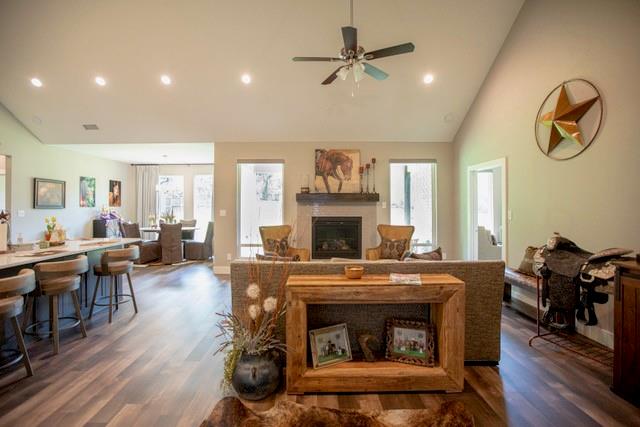 176 Lakeview Circle Pilot Point, TX 76258 - Photo 5 of 24