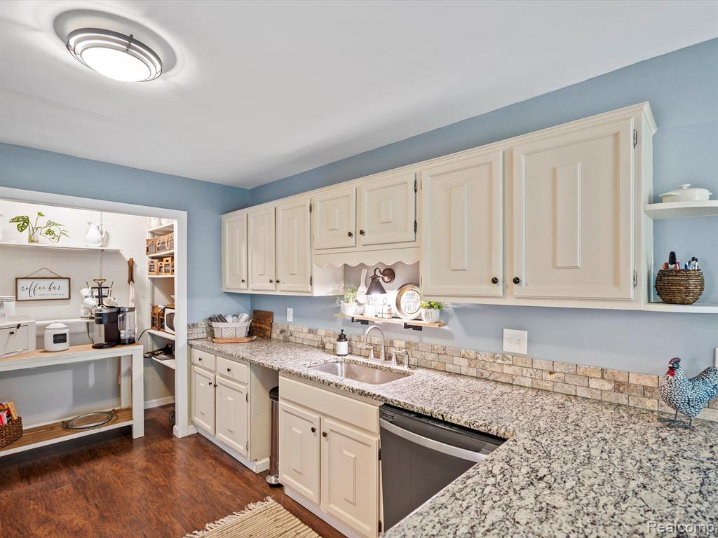 1233 Candlestick Lane Rochester Hills, MI 48306 - Photo 9 of 42