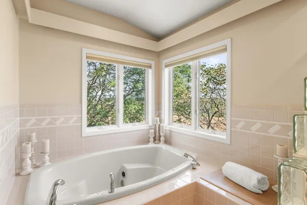 $525,000 | 414 Clearview Court, Janesville, WI 53548