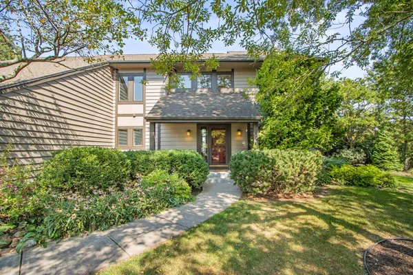 $525,000 | 414 Clearview Court, Janesville, WI 53548