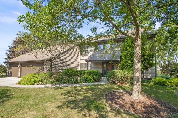 $525,000 | 414 Clearview Court, Janesville, WI 53548