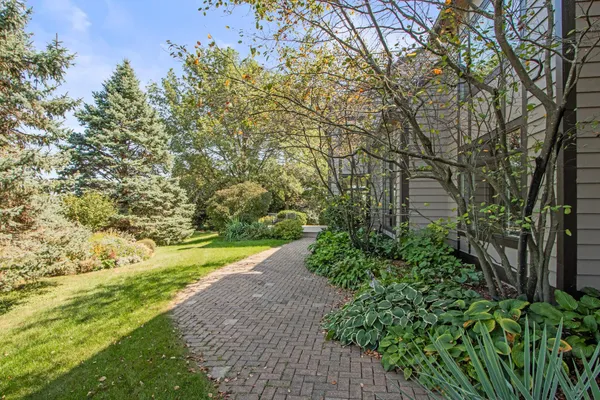 $525,000 | 414 Clearview Court, Janesville, WI 53548