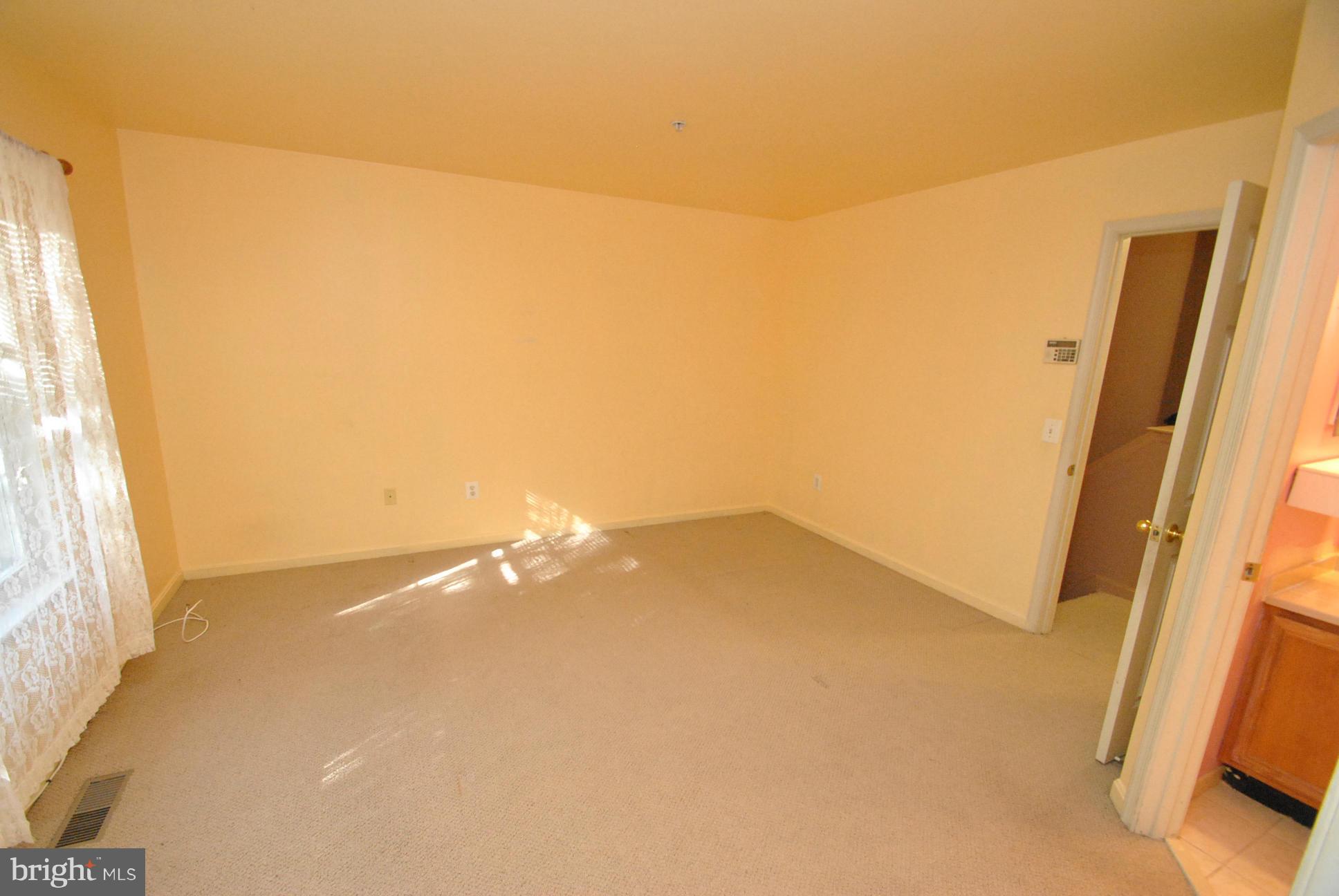 6604 Ridgeborne Drive Baltimore, MD 21237 - Photo 11 of 23 OWNERS SUITE