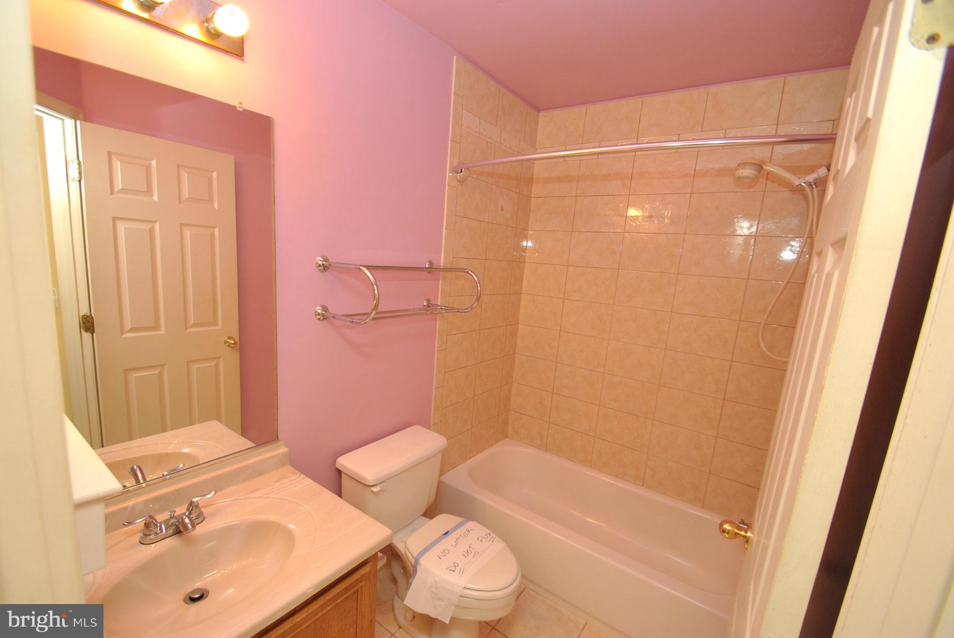 6604 Ridgeborne Drive Baltimore, MD 21237 - Photo 13 of 23 OWNERS BATH