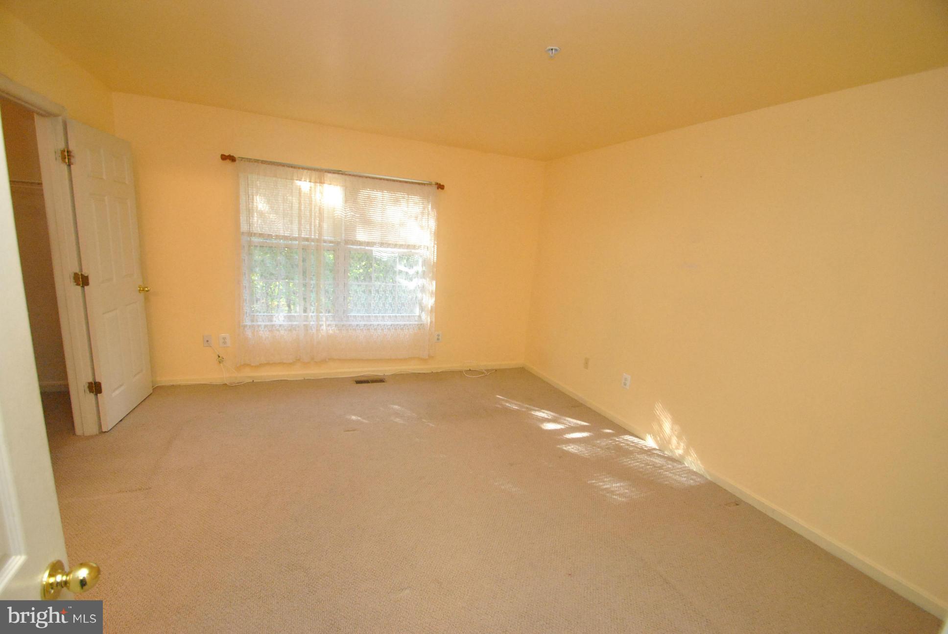 6604 Ridgeborne Drive Baltimore, MD 21237 - Photo 10 of 23 OWNERS SUITE