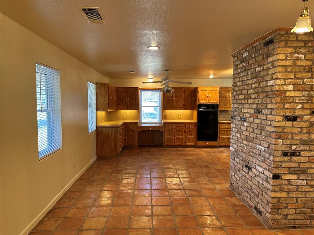 2301 Post Oak Road Abilene, TX 79605 - Photo 2 of 36