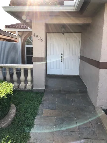 $3,900 | 4939 Southwest 144th Avenue, Miami, FL 33175