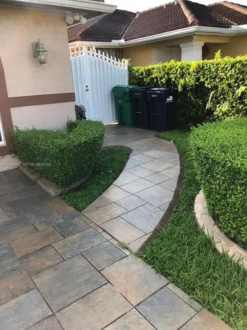 $3,900 | 4939 Southwest 144th Avenue, Miami, FL 33175