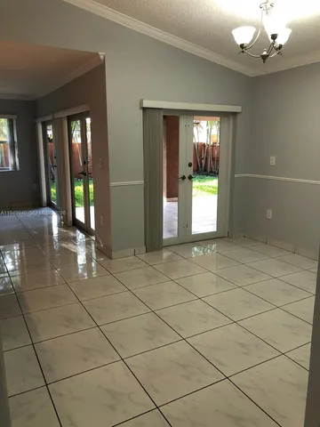 $3,900 | 4939 Southwest 144th Avenue, Miami, FL 33175