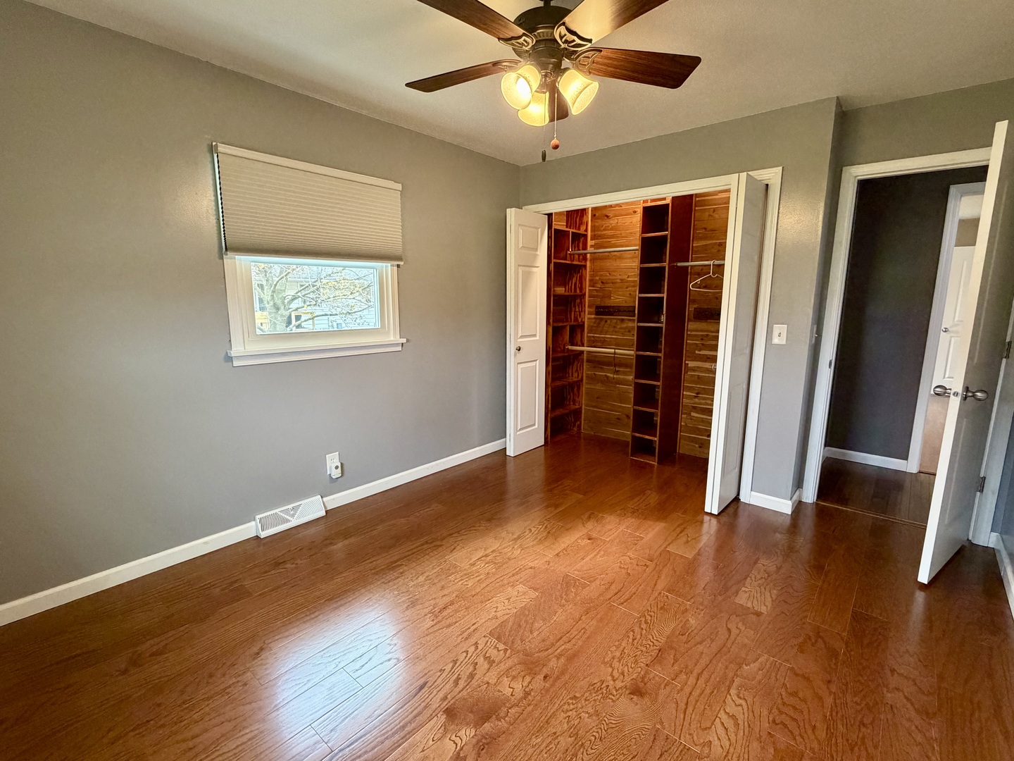 702 South Grant Street Clinton, IL 61727 - Photo 27 of 33