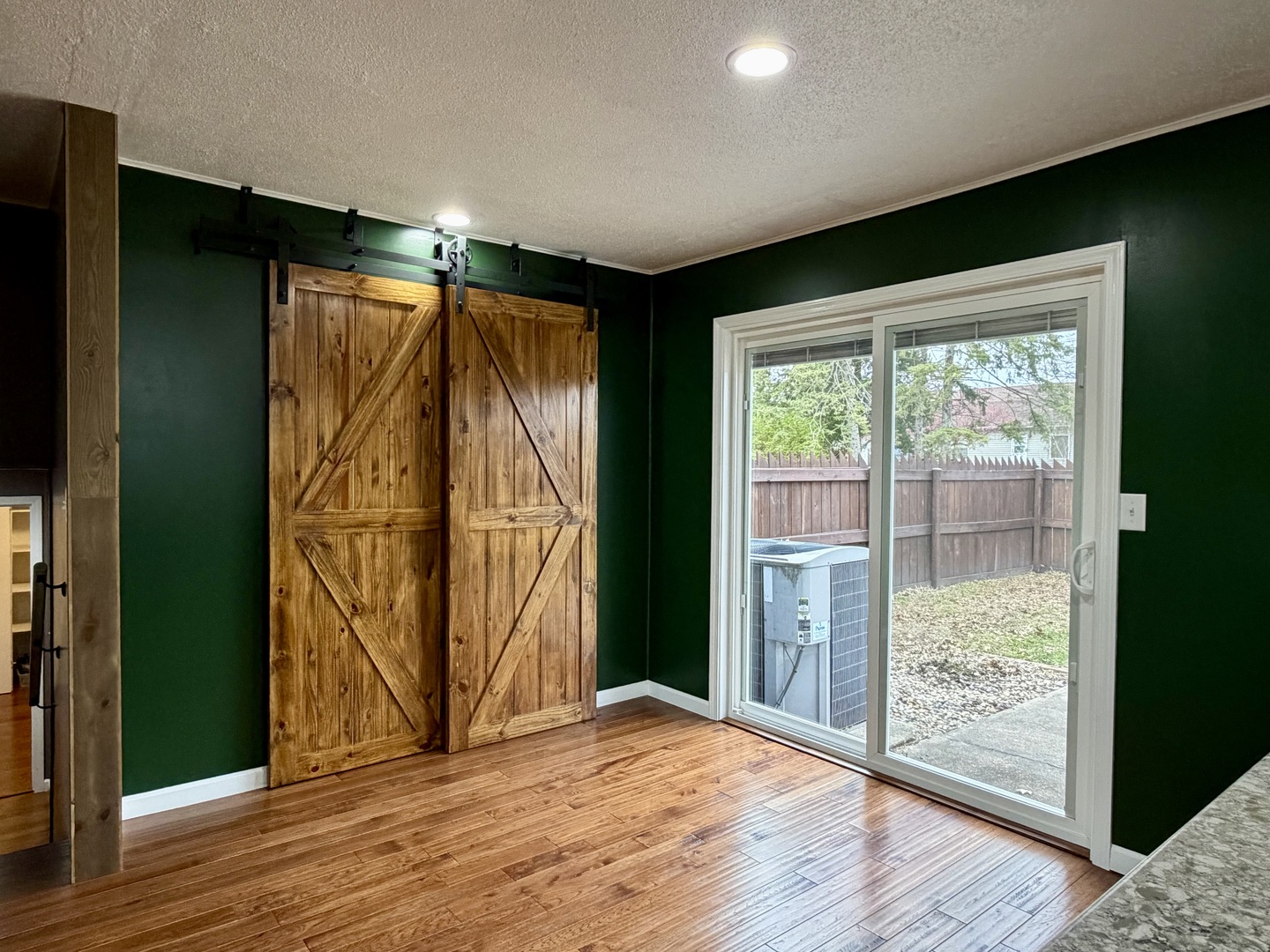 702 South Grant Street Clinton, IL 61727 - Photo 5 of 33