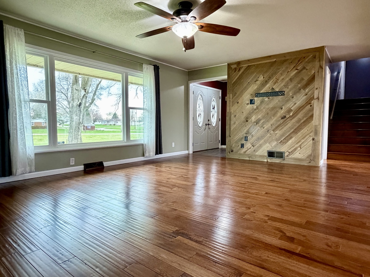 702 South Grant Street Clinton, IL 61727 - Photo 7 of 33