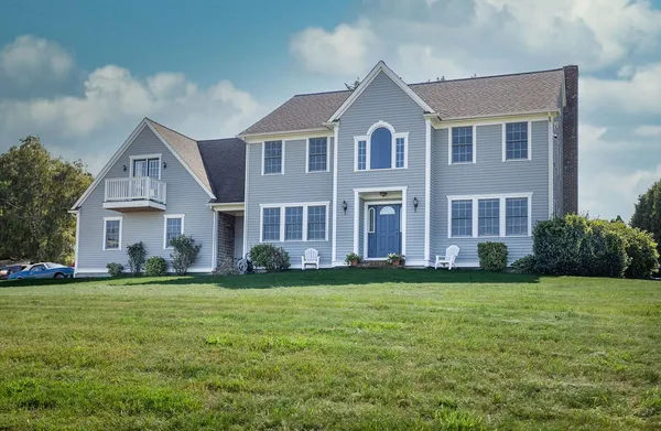 $1,495,000 | 326 Windstone Drive, Portsmouth, RI 02871