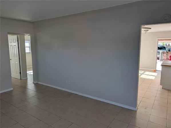 $1,999 | 2334 38th Avenue North, St. Petersburg, FL 33713