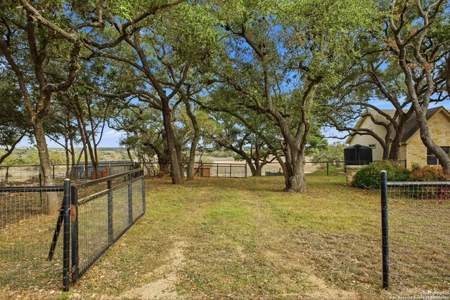 $575,000 | 875 Cypress Pass Road, Spring Branch, TX 78070