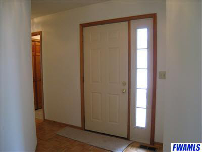 512 Ridge Hill Place Fort Wayne, IN 46804 - Photo 2 of 18