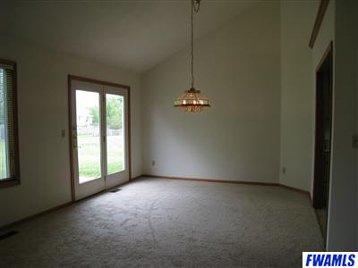 512 Ridge Hill Place Fort Wayne, IN 46804 - Photo 4 of 18