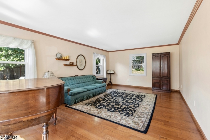 14 Tunnell Road Somerset, NJ 08873 - Photo 7 of 33 Gallery Image 7